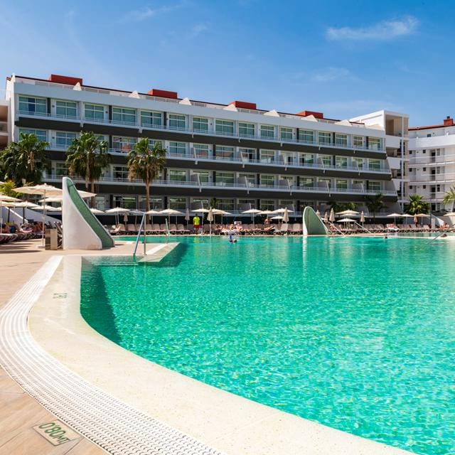 Hotel Gara Suites