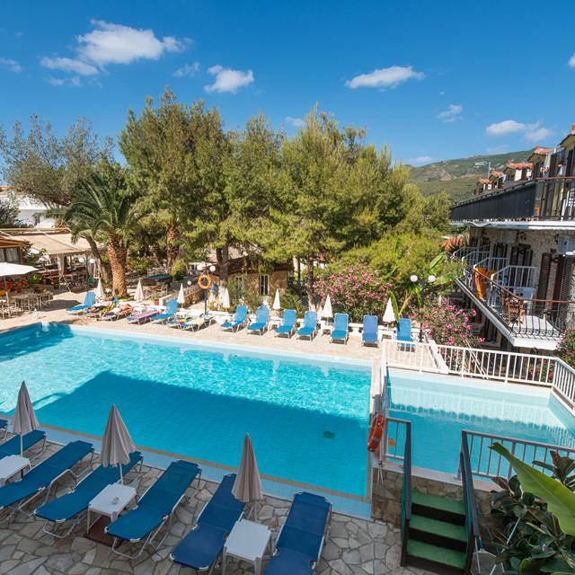 Studio&apos;s Elena&apos;s