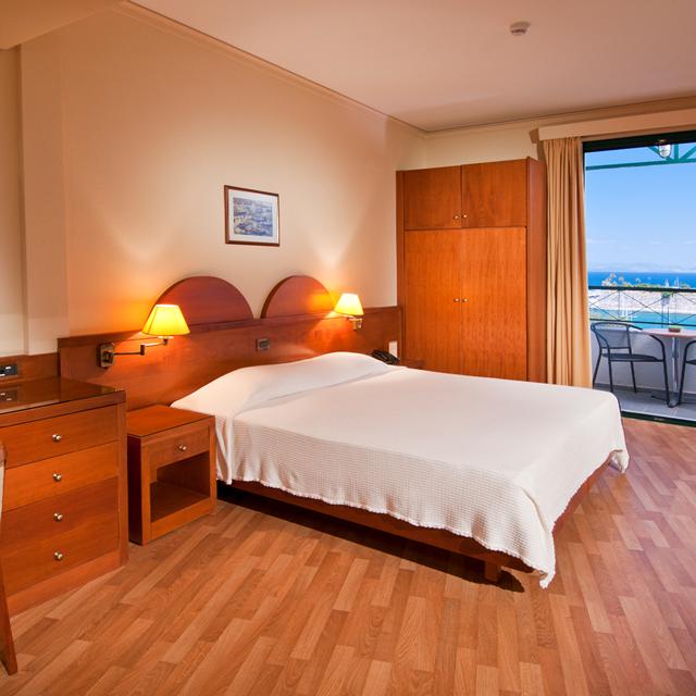 Alexandra Hotel in Kos Town - hotel https://www.sunweb.nl/vakantie/reizen?tt=1271_1594434_349498_zonvakantiesunweb&r=https%3A%2F%2Fwww.sunweb.nl%2Fvakantie%2Fgriekenland%2Fkos%2Fkos-stad