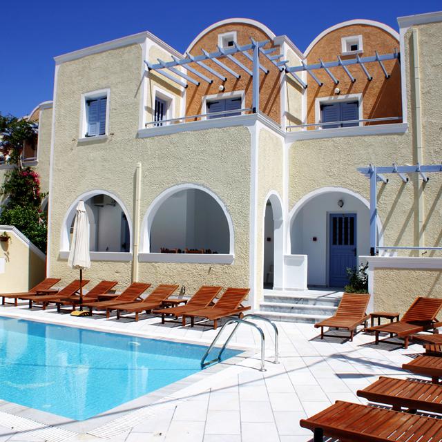 Appartementen Sellada https://www.sunweb.nl/vakantie/reizen?tt=1271_1594434_349498_zonvakantiesunweb&r=https%3A%2F%2Fwww.sunweb.nl%2Fvakantie%2Fgriekenland%2Fsantorini%2Fkamari
