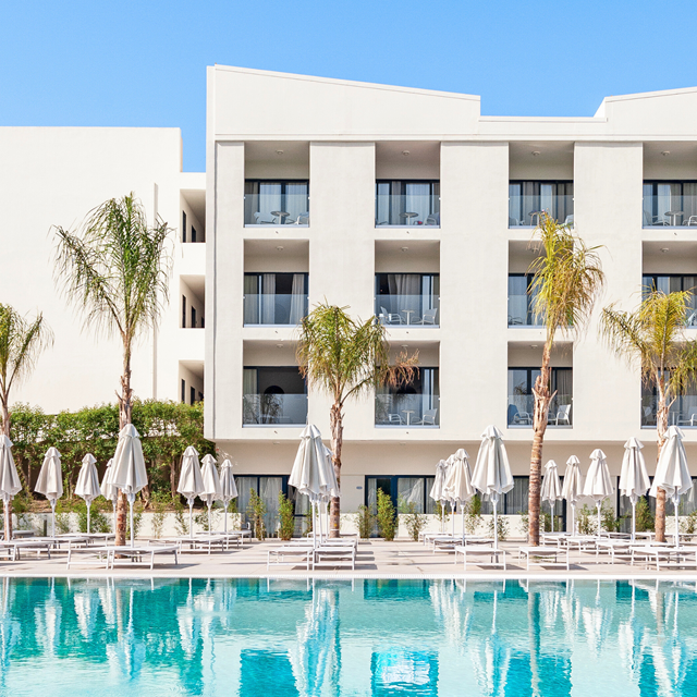 Hotel Blue Sea Holiday Village https://www.sunweb.nl/vakantie/reizen?tt=1271_1594434_349498_zonvakantiesunweb&r=https%3A%2F%2Fwww.sunweb.nl%2Fvakantie%2Fgriekenland%2Frhodos%2Fafandou