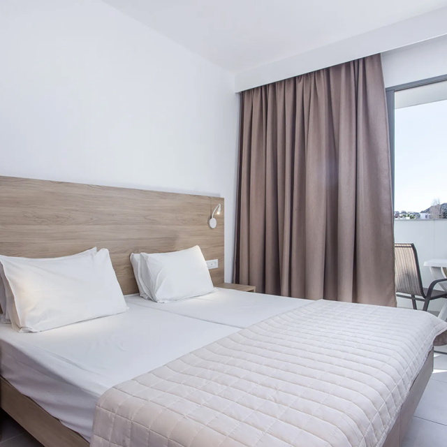zonvakantie Hotel Stamos Plus